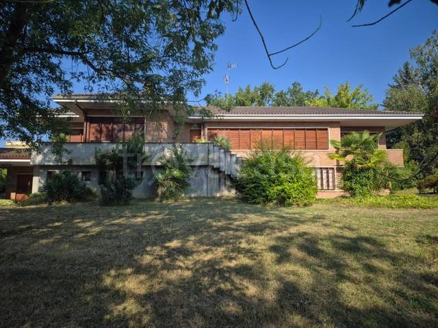 casa indipendente in vendita a Valenza