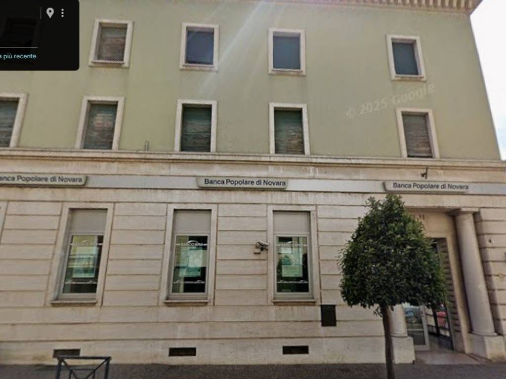 negozio in vendita a Valenza