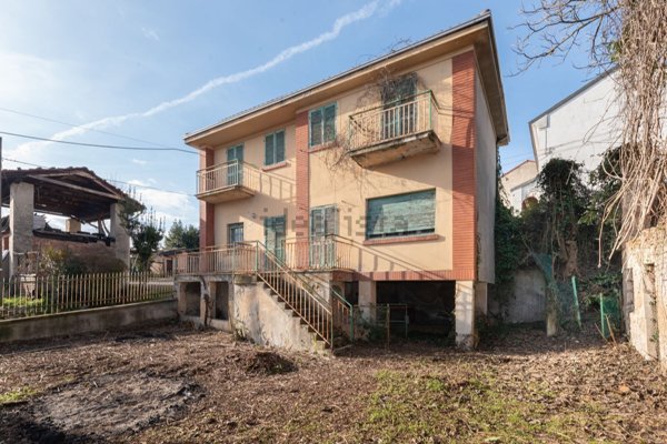 casa indipendente in vendita a Valenza