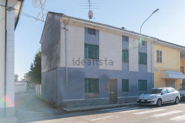 casa indipendente in vendita a Valenza