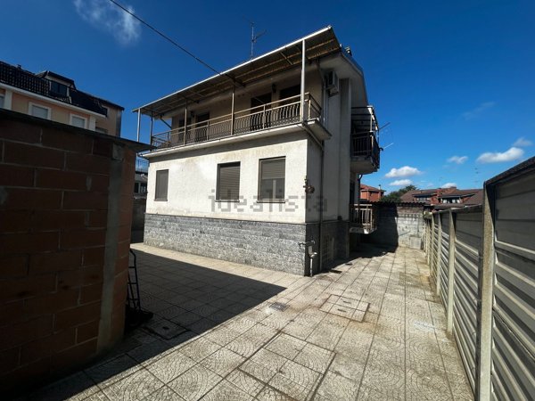 casa indipendente in vendita a Valenza