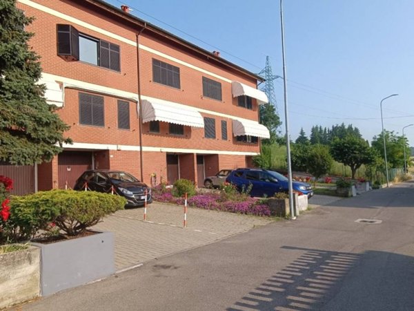 casa indipendente in vendita a Valenza