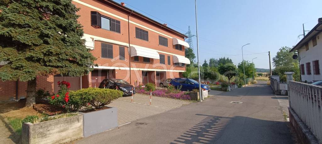 casa indipendente in vendita a Valenza