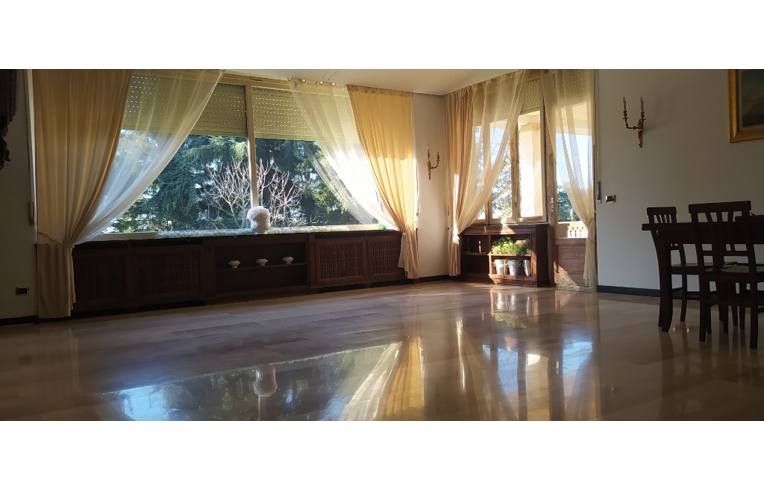 casa indipendente in vendita a Valenza