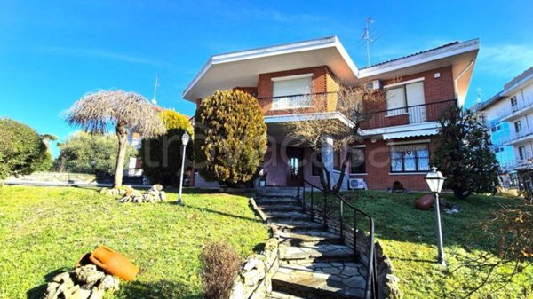 casa indipendente in vendita a Valenza