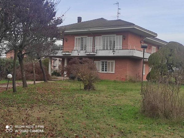 casa indipendente in vendita a Valenza