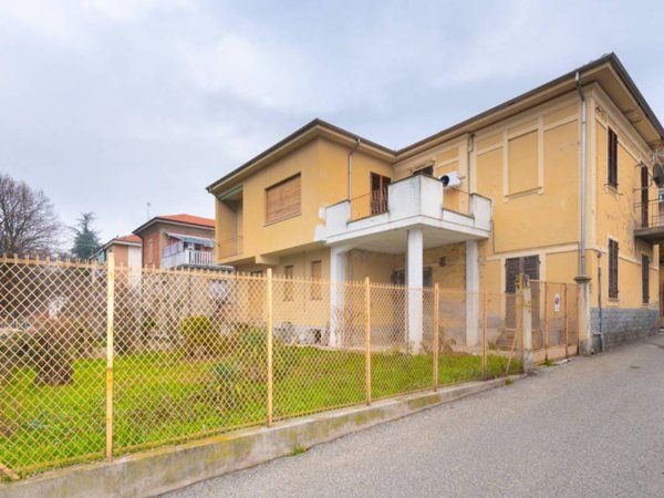casa indipendente in vendita a Valenza