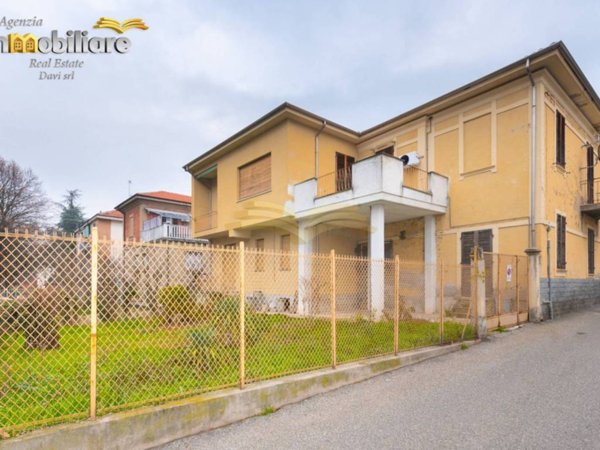casa indipendente in vendita a Valenza