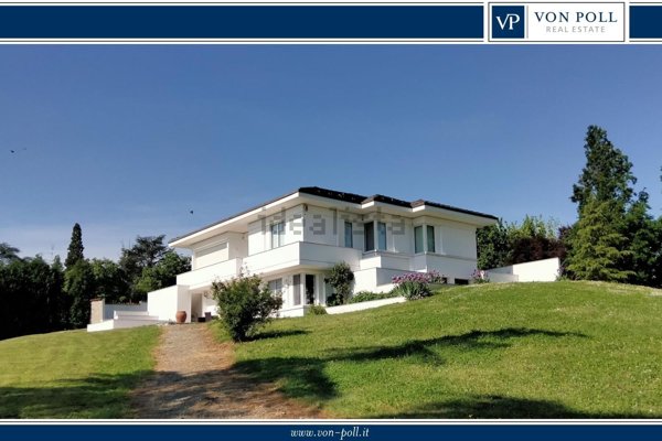 casa indipendente in vendita a Valenza