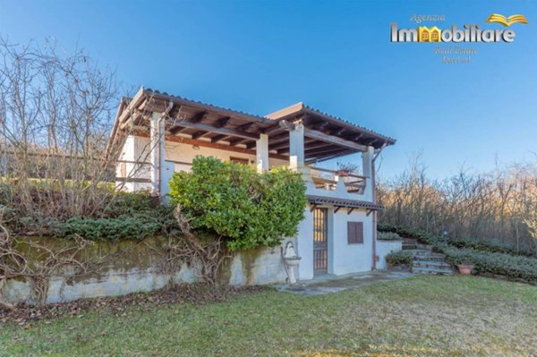 locale commerciale in vendita a Valenza