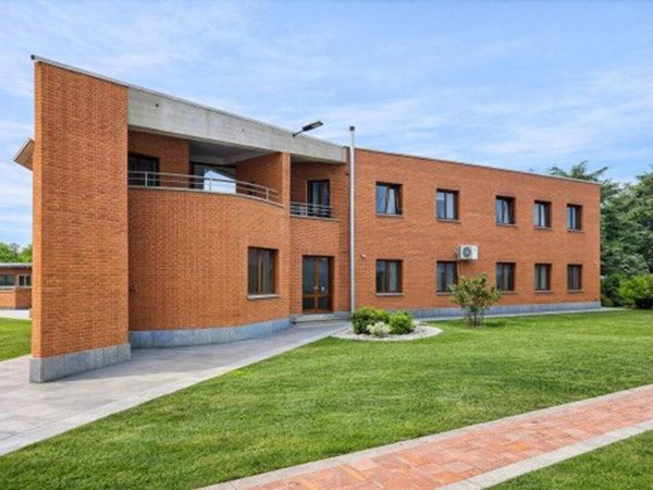 casa indipendente in vendita a Valenza