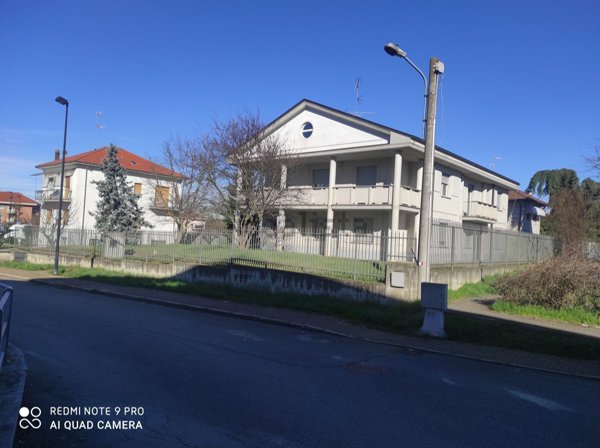 casa indipendente in vendita a Valenza