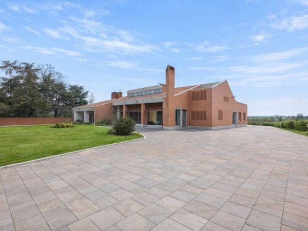 casa indipendente in vendita a Valenza