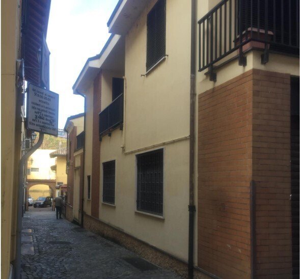 casa indipendente in vendita a Valenza