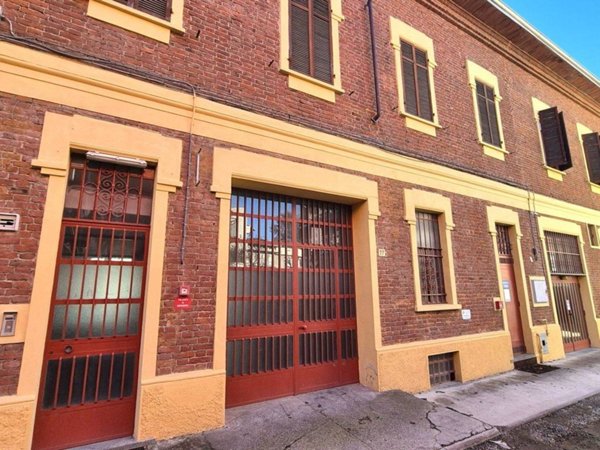 negozio in vendita a Valenza