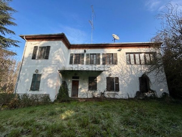 casa indipendente in vendita a Valenza