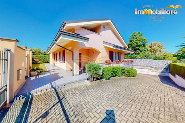 casa indipendente in vendita a Valenza