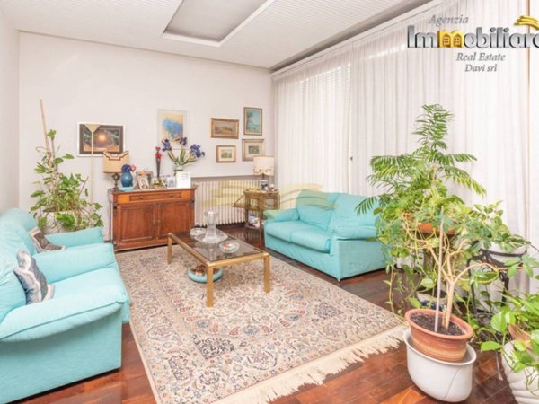 intera palazzina in vendita a Valenza