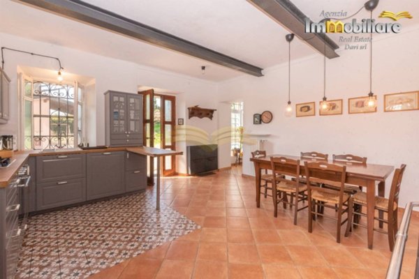 casa indipendente in vendita a Valenza