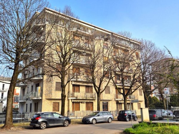 negozio in vendita a Valenza