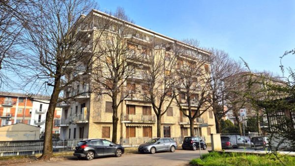 negozio in vendita a Valenza