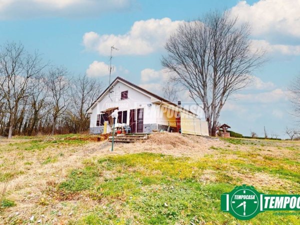 casa indipendente in vendita a Valenza