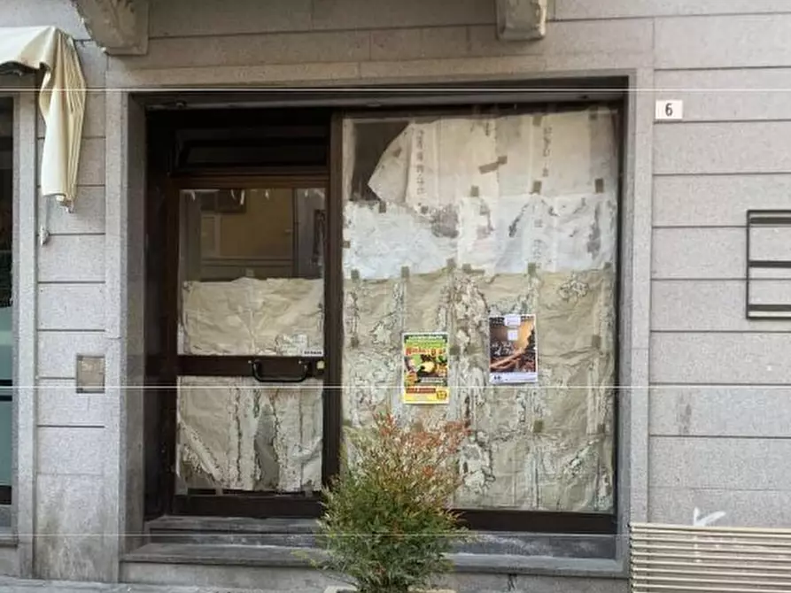 locale commerciale in vendita a Valenza