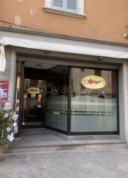 negozio in vendita a Valenza