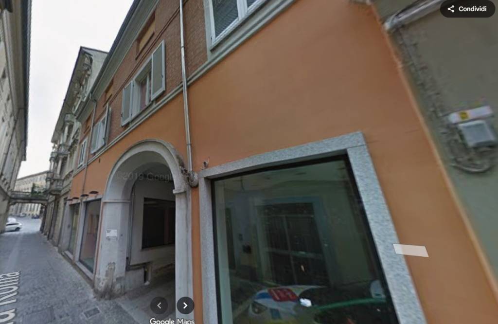 negozio in vendita a Valenza