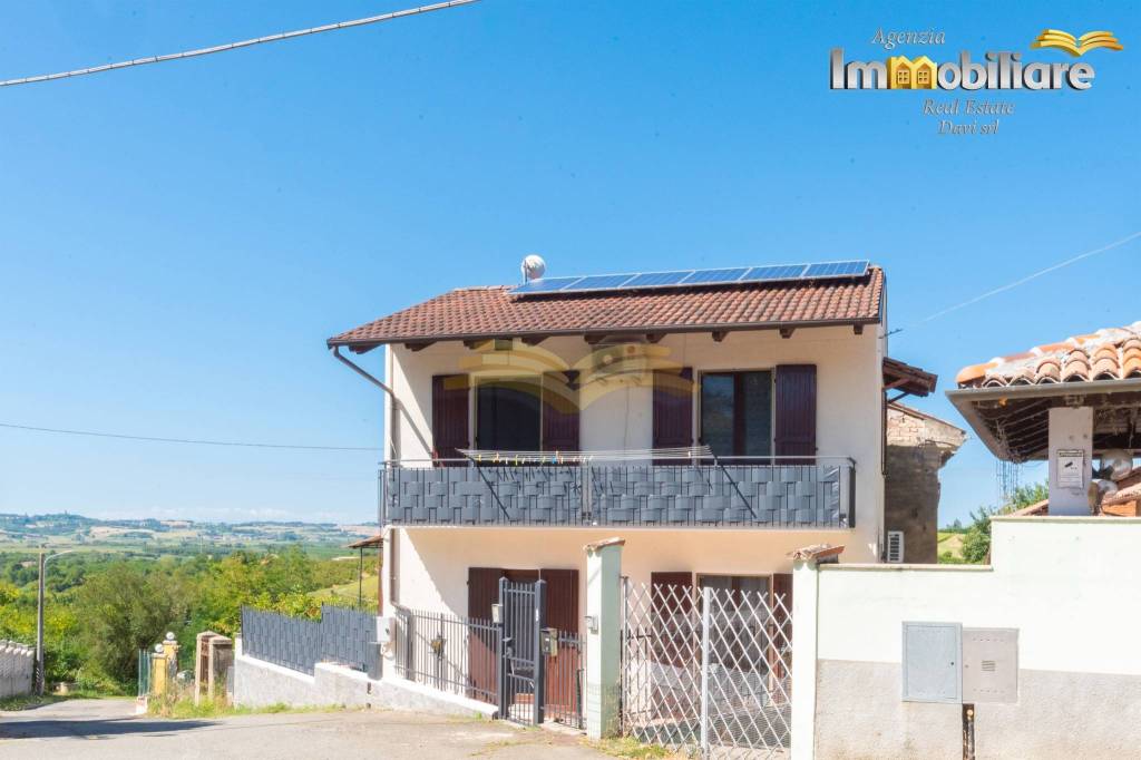 casa indipendente in vendita a Valenza