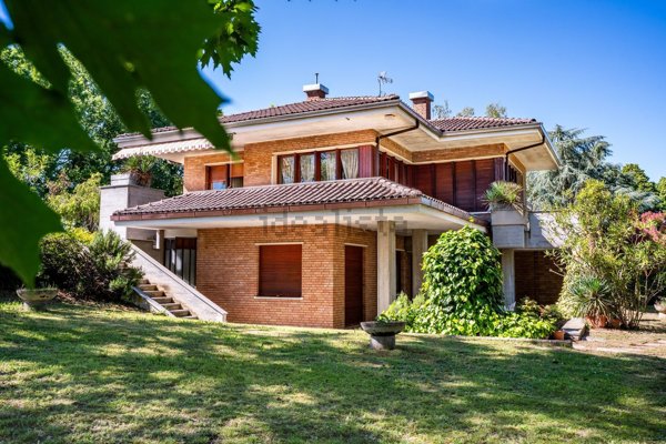 casa indipendente in vendita a Valenza