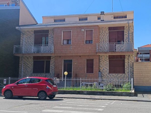 casa indipendente in vendita a Valenza