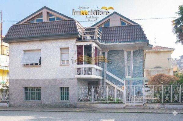 casa indipendente in vendita a Valenza