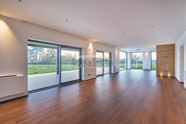 casa indipendente in vendita a Valenza