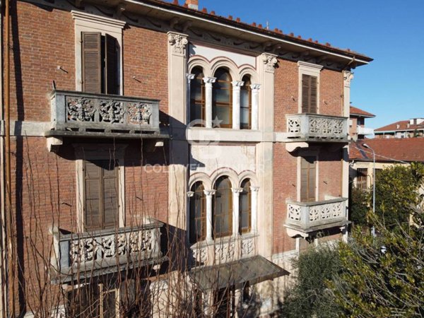 casa indipendente in vendita a Valenza