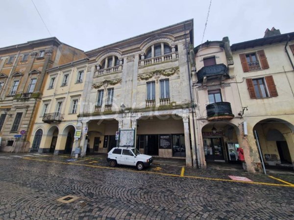 intera palazzina in vendita a Valenza