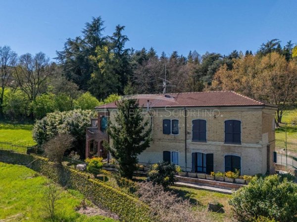 casa indipendente in vendita a Valenza