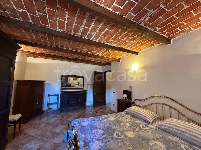 casa indipendente in vendita a Valenza