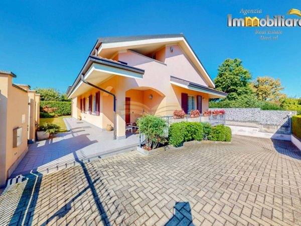 casa indipendente in vendita a Valenza