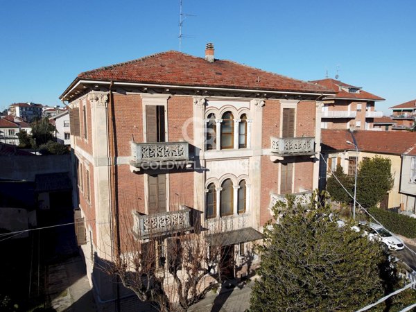casa indipendente in vendita a Valenza