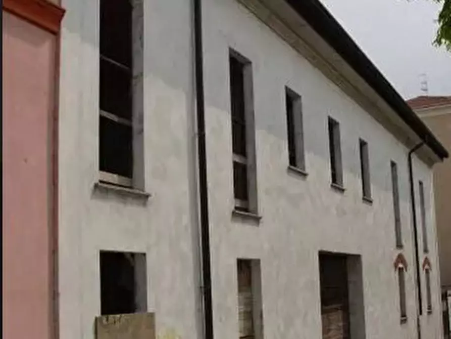 casa indipendente in vendita a Valenza