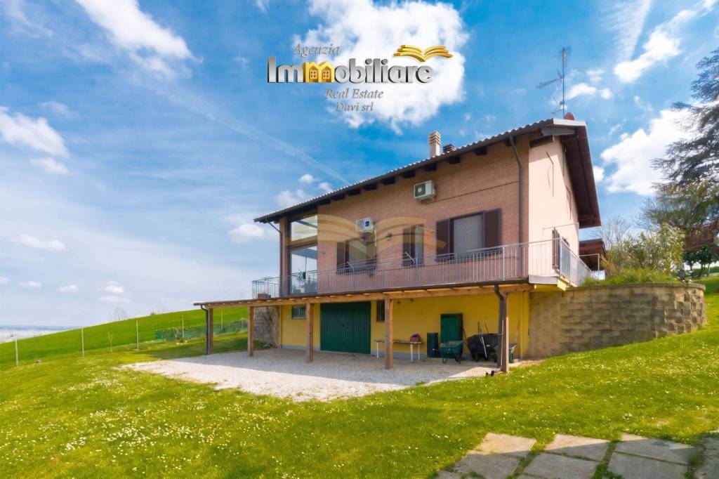 casa indipendente in vendita a Valenza