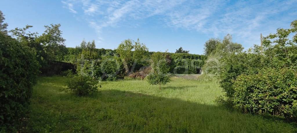 casa indipendente in vendita a Valenza