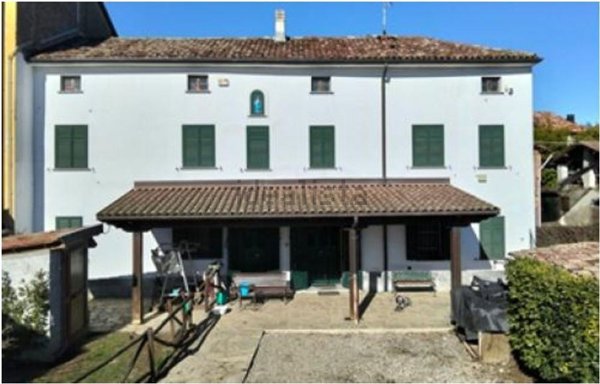 casa indipendente in vendita a Valenza