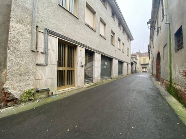 intera palazzina in vendita a Valenza