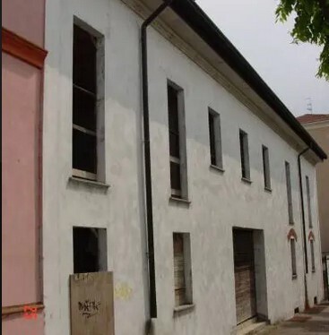 casa indipendente in vendita a Valenza