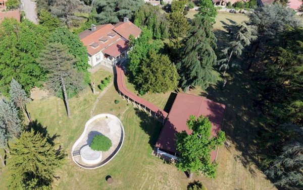 casa indipendente in vendita a Valenza