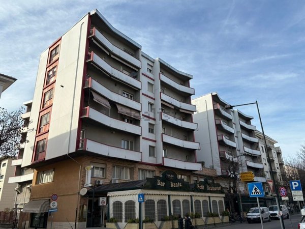 ufficio in vendita a Valenza