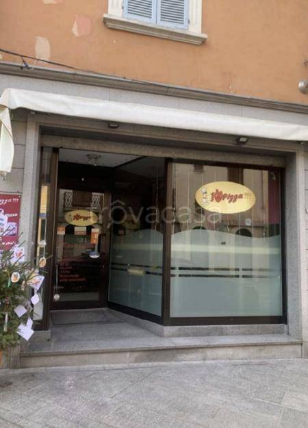 negozio in vendita a Valenza