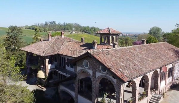 casa indipendente in vendita a Valenza